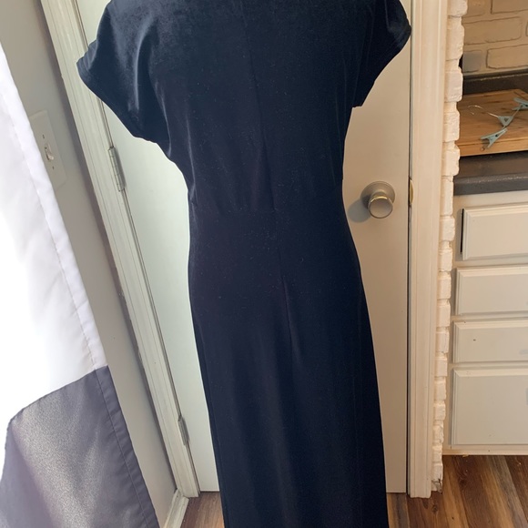Amanda Smith petites short sleeve black velvet Valore stretch dress - Picture 5 of 10